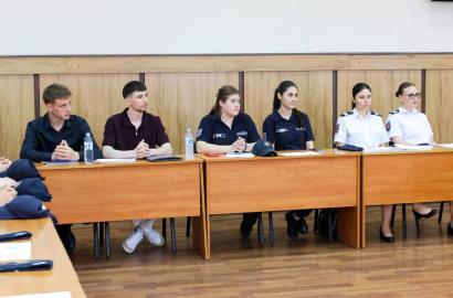 Analiza infracțiunilor violente: abordări teoretice și soluții preventive în dezbatere academică imagine 9