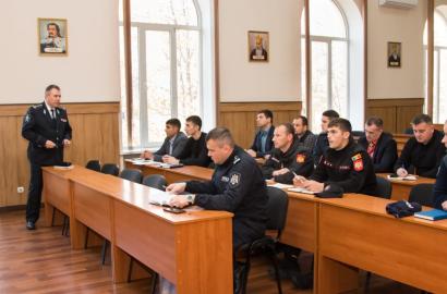 Constituirea grupurilor mixte de lucru în vederea lansării proiectelor de cercetare prin colaborare dintre subdiviziunile de cercetare ale Academiei „Ştefan cel Mare” şi autorităţile de aplicare a legii imagine 1