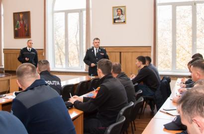 Constituirea grupurilor mixte de lucru în vederea lansării proiectelor de cercetare prin colaborare dintre subdiviziunile de cercetare ale Academiei „Ştefan cel Mare” şi autorităţile de aplicare a legii imagine 2