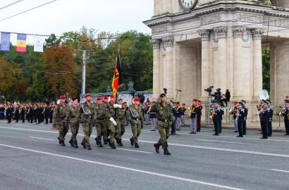 Cu demnitate, în pas cu istoria image10