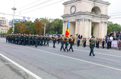 Cu demnitate, în pas cu istoria image15