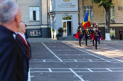 După 40 de ani, din nou împreună la Alma Mater imagine 3