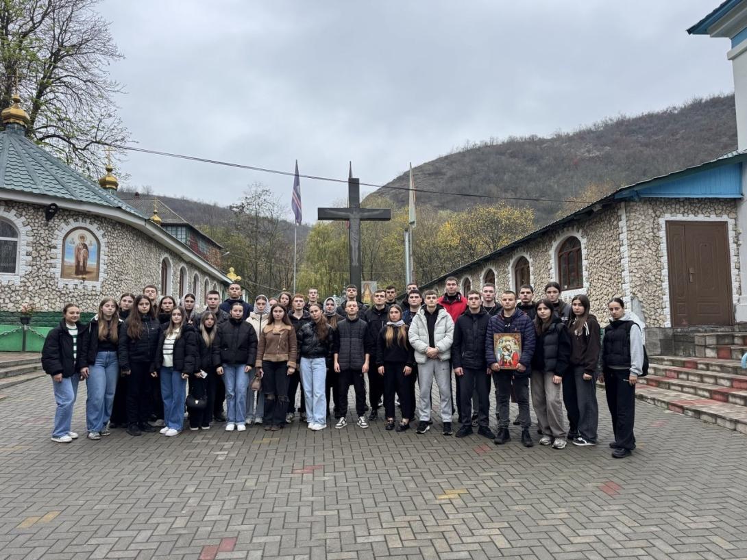 Studenții Academiei, în excursie la Țipova și Saharna